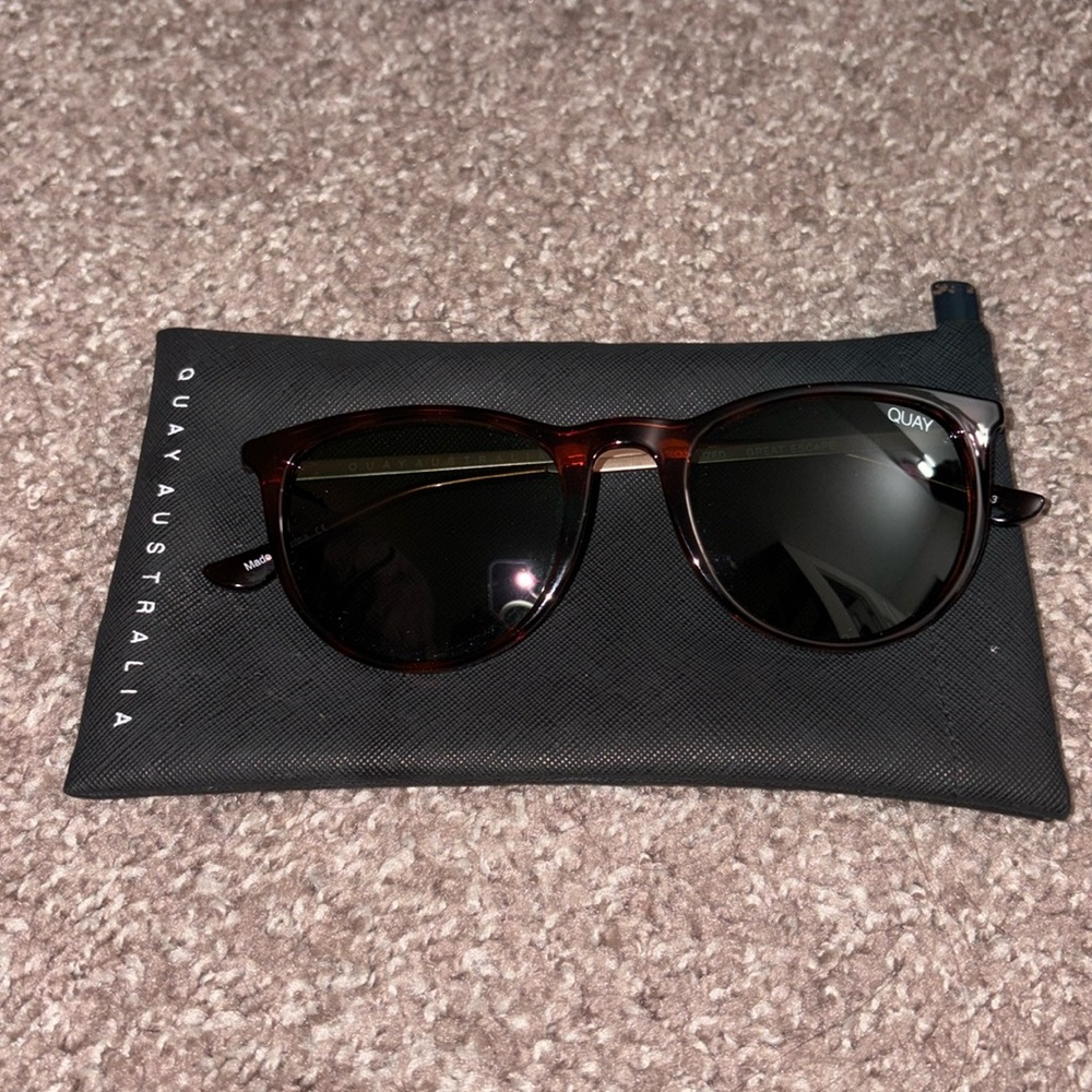 NWOT Quay Australia Great Escape Sunglasses